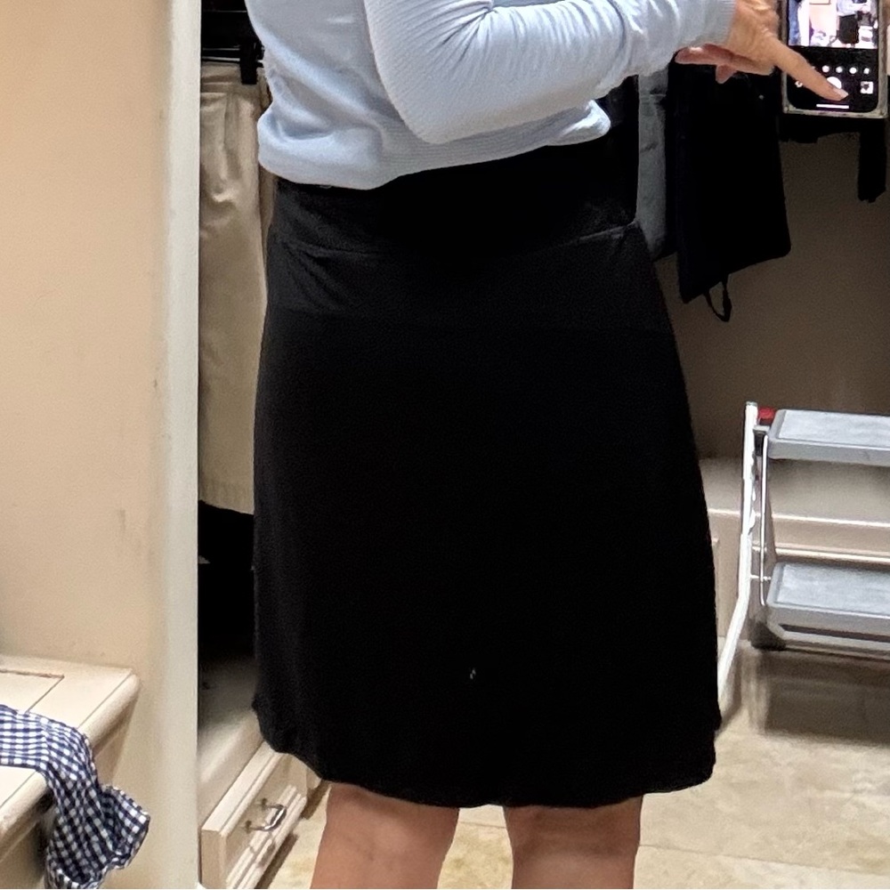 Black Women's athletic/golf/tennis Skirt - M - Picture 2 of 5